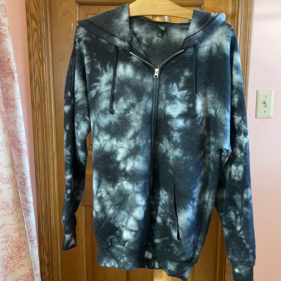 EUC Wild Fable tie the size XS zip up hoodie
